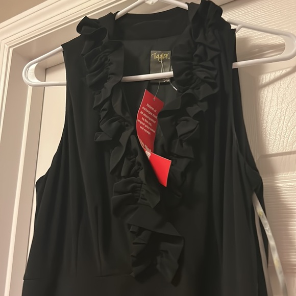 Dress - Picture 3 of 12